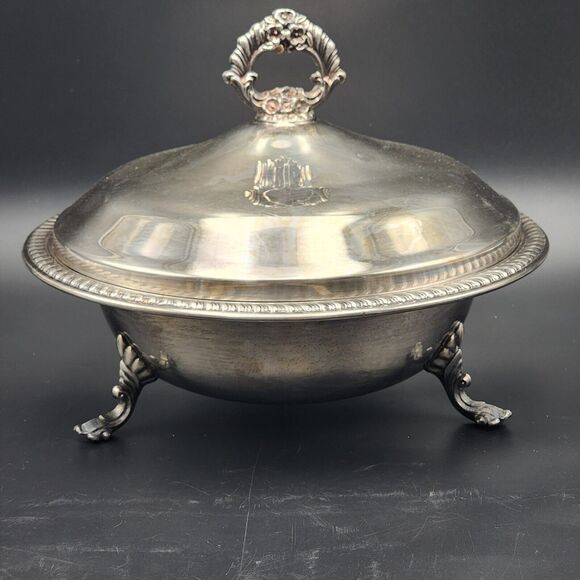 FB Rogers 1883 Footed Buffet Server w/ Lid 10.5" Silver-Plate Round VTG 1940s - Picture 2 of 16